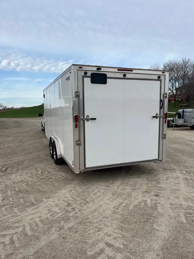 8x20 V-NOSE ENCLOSED ALUMINUM CARGO TRAILER RENTAL in Cargo & Utility Trailers in Kitchener / Waterloo - Image 5