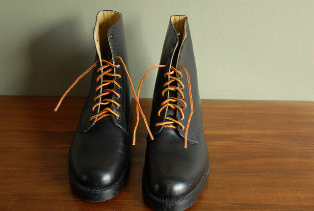Like new Boulet lace up ankle boot 8.5US, Goodyear welted sole in Men's Shoes in New Glasgow - Image 2