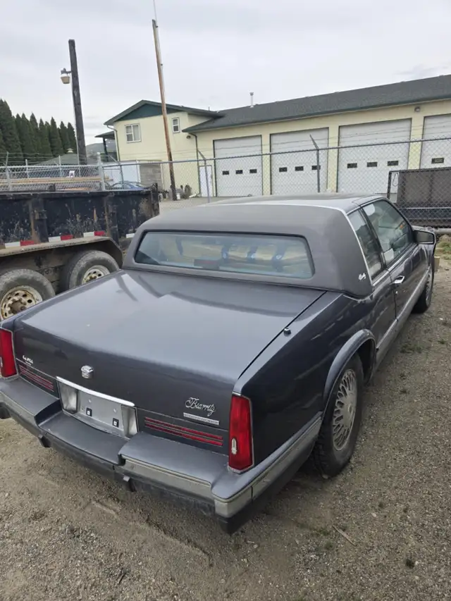 1990 Cadillac Eldorado in Classic Cars in Vernon - Image 6