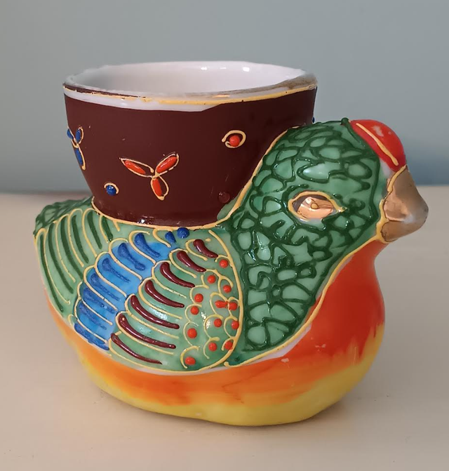 Vintage Moriage Porcelain Bird Hen Quail Egg Cup Eggcup Japan in Arts & Collectibles in Markham / York Region - Image 2