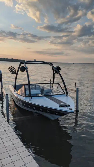 This boat is a true classic—built with legendary craftsmanship that made MasterCraft famous. Whether...