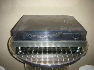Hitachi HT-350 Direct Drive Turntable AC 120V 60Hz 4W Made in Japan with head shell cartridge & styl...
