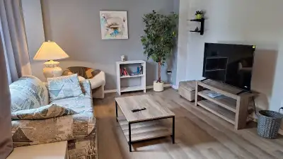 Move in ready townhouse, furnished; great location