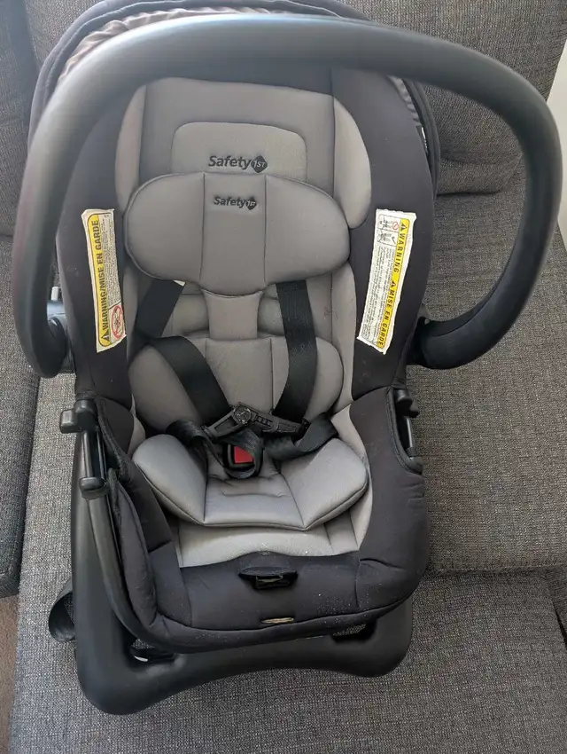 Sièges d'auto safety 1st  in Strollers, Carriers & Car Seats in City of Montréal - Image 2
