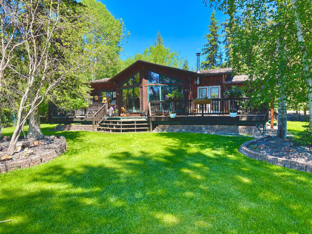 Recreational Waterfront Property on Tie Lake, B.C. in Houses for Sale in Calgary - Image 2