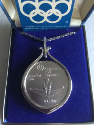 Pièce de 5$ Olympiques en pendentif+ chaîne de 24´´en argent 925, View more