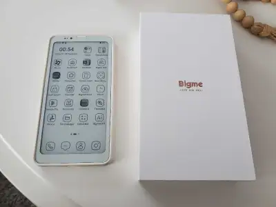 It has about 2 hours of use on it - Using an e-ink phone this size as my only device is not going to...