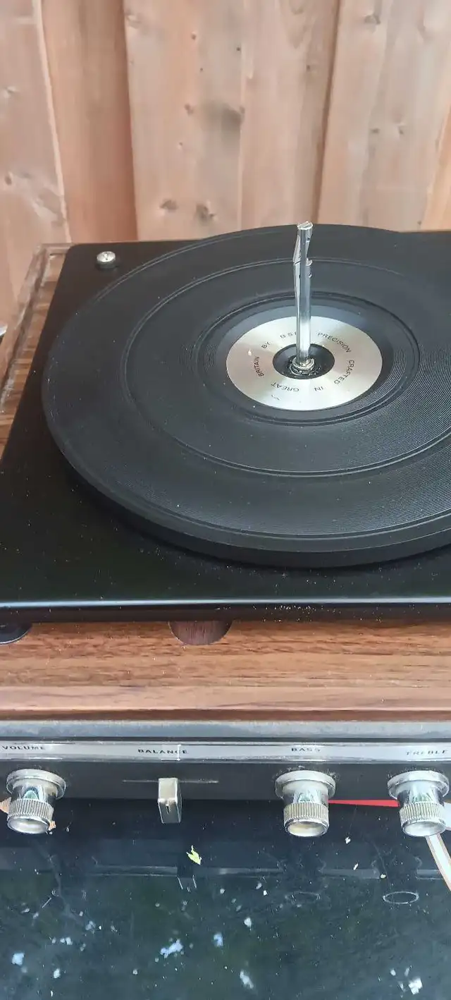 Electrohome Turntable in Stereo Systems & Home Theatre in City of Toronto - Image 5