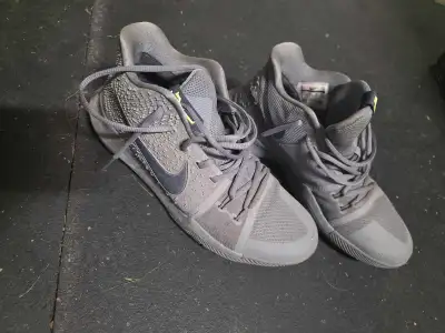 Kyrie 3 grey , View more