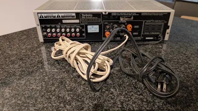 Technics SU-V303 Stereo Integrated Amplifier – Vintage, Good Con in Stereo Systems & Home Theatre in Mississauga / Peel Region - Image 5