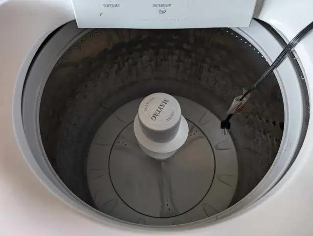 Maytag Washing Machine (one year old) in Washers & Dryers in Sarnia - Image 4