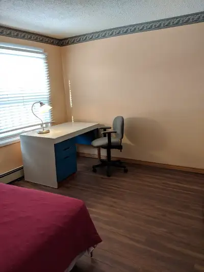 $40/night. Clean Room in a townhouse. Pet Free. Single occupancy. Utilities: hydro, gas, internet Bu...