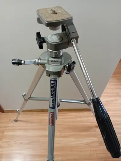 Tripod Velbon, View more