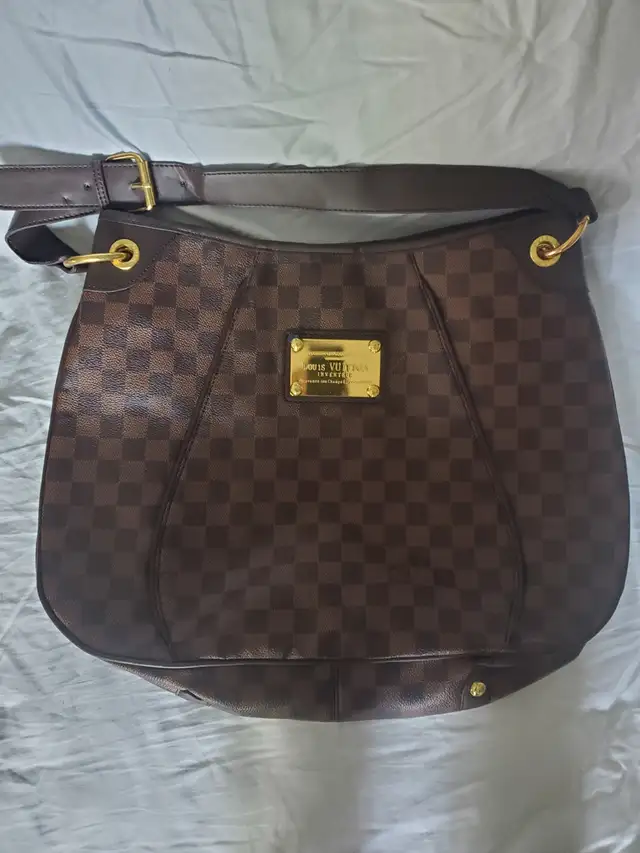 Louis Vuitton Purse in Women's - Bags & Wallets in London - Image 10