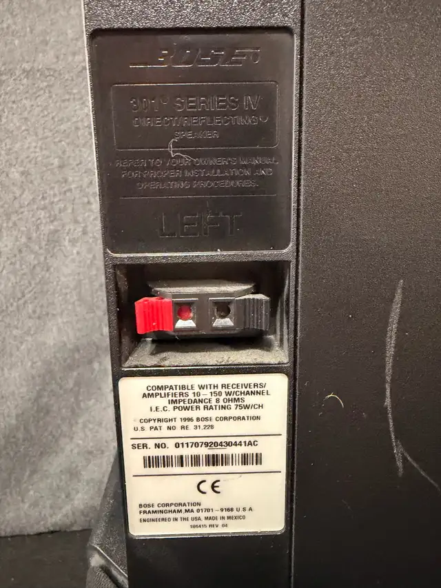 Bose 301 Series IV Bookshelf Speakers - VINTAGE!! in Speakers in Markham / York Region - Image 4