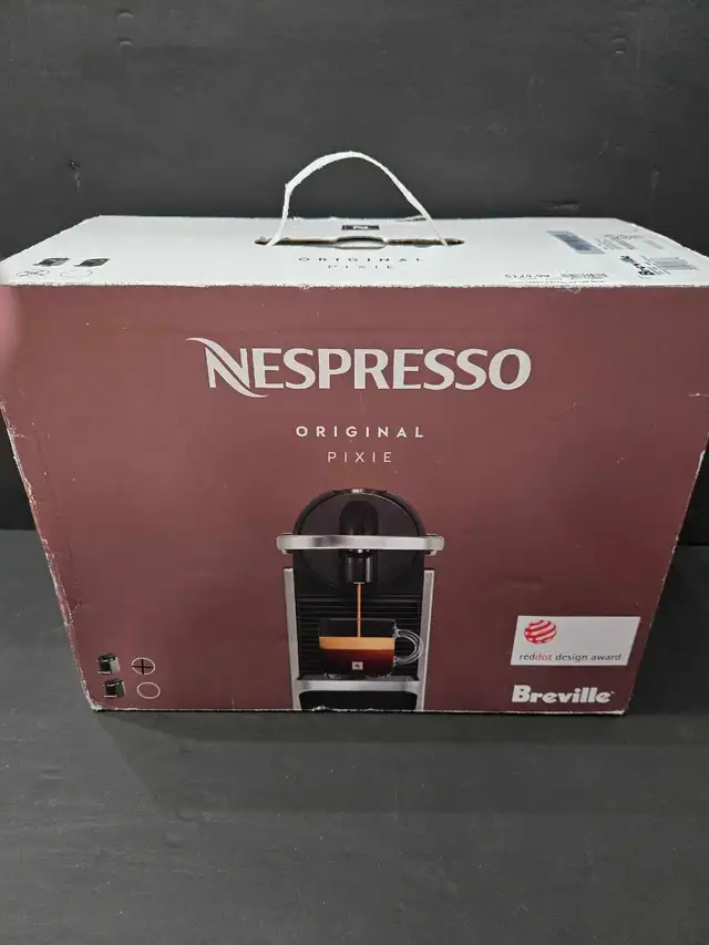 Nespresso Pixie Coffee Maker in Coffee Makers in City of Toronto - Image 2