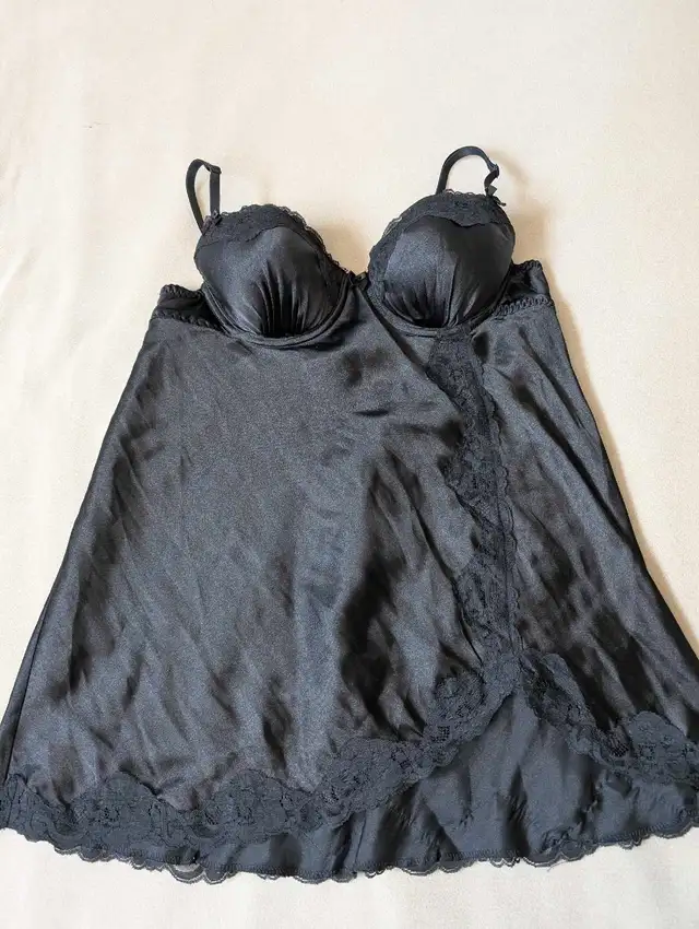 Vintage Gilligan & O'Malley Size L Black Satin Lingerie Silky 62865712575617122