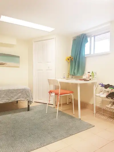 Beautiful private room with brand new furniture including the bed, mattress, wardrobe, carpet etc. I...