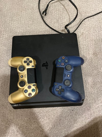 PS4 + 2 controllers