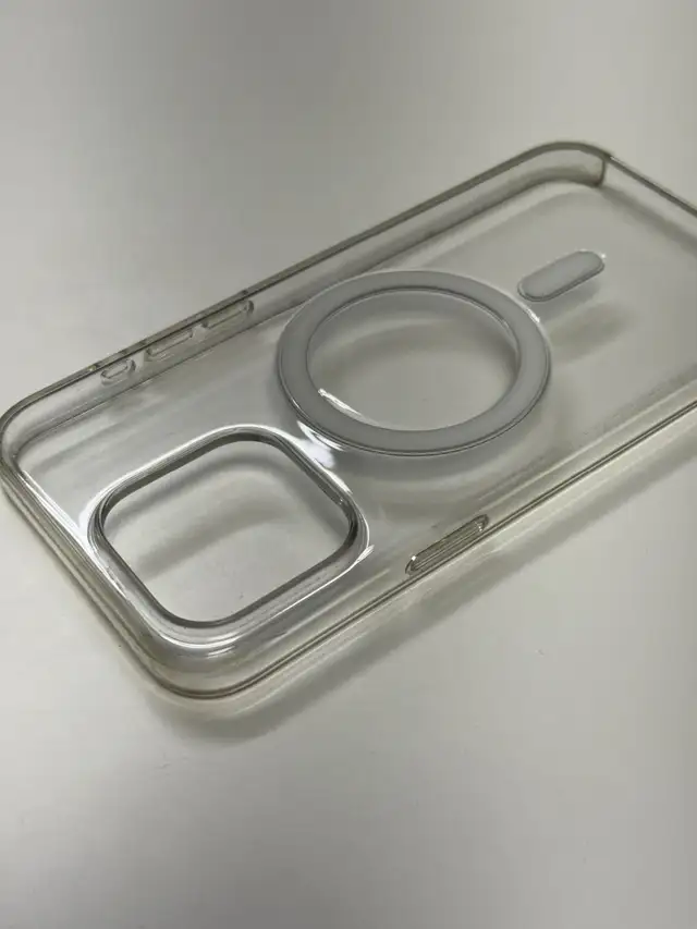 Genuine Apple iPhone 15 Pro Max Clear Case with MagSafe in General Electronics in Windsor Region - Image 5