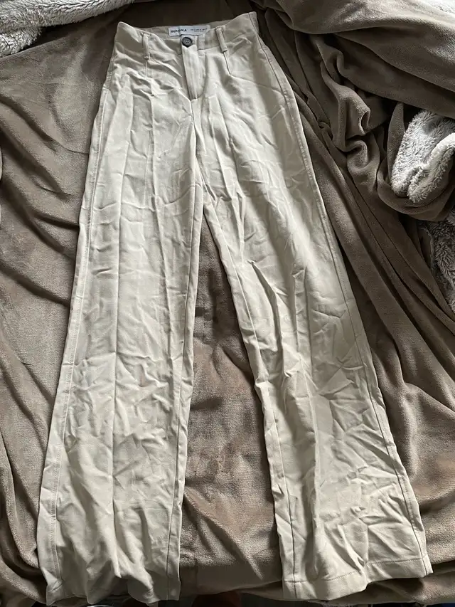 Beige Slacks  in Women's - Bottoms in City of Toronto - Image 3