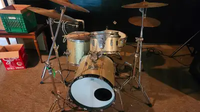 Gretch Drum Kit ( Catalina ), View more