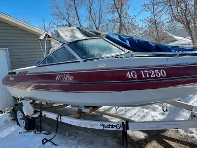 2nd owner, 3L inboard Volva Penta SX cobra 130HP. 1995 Yacht Club single axle trailer. Low hours. Go...