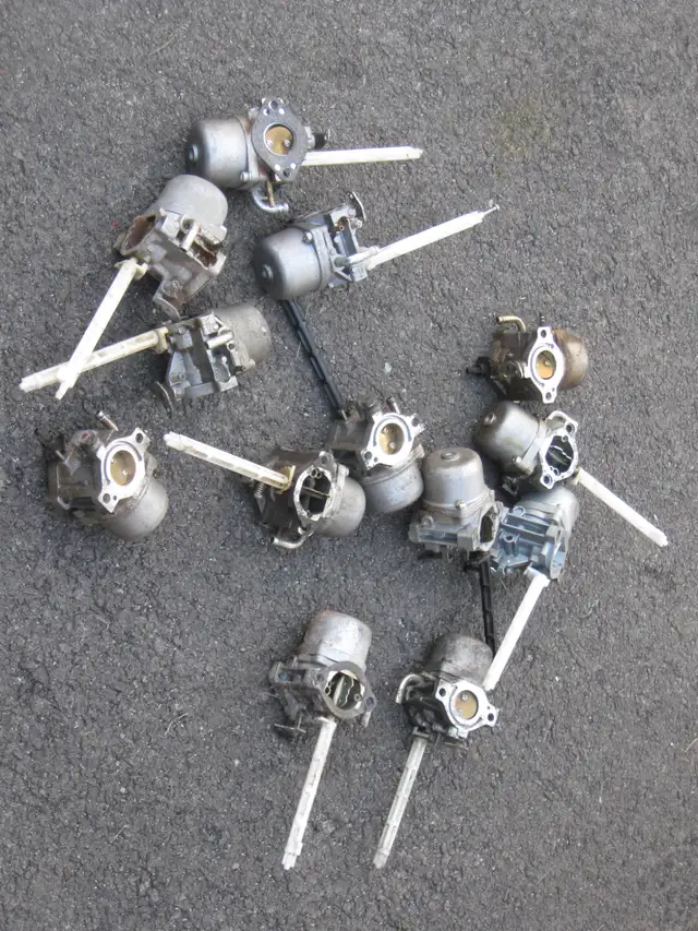 25 carburateur briggs & stratton original 305cc & 342cc - hiver in Snowblowers in Laval / North Shore - Image 4