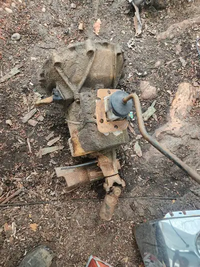 I'm selling an Eaton 5-speed transmission, a robust gearbox designed for durability and smooth shift...