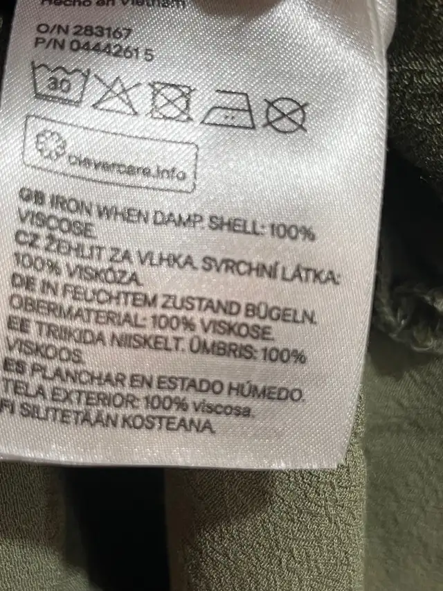 H&M army Green top sz 12 in Women's - Tops & Outerwear in Mississauga / Peel Region - Image 5