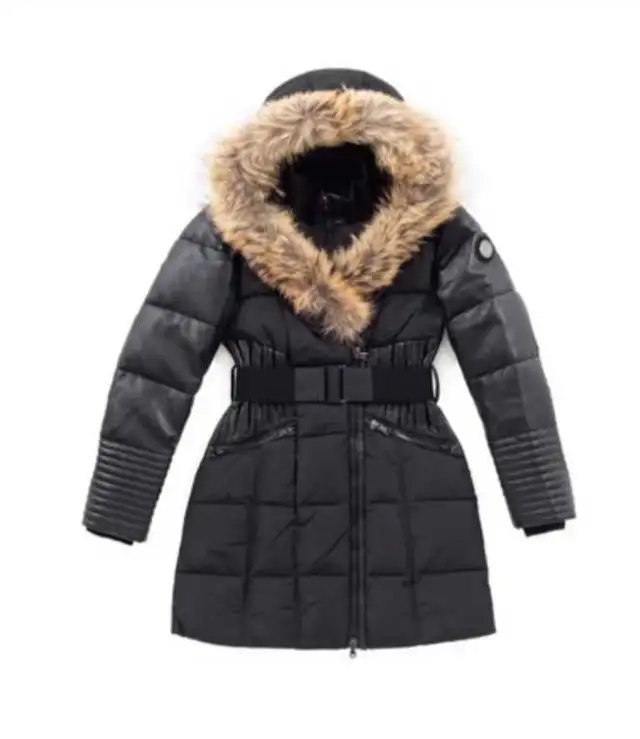 chic women's winter coat in Women's - Tops & Outerwear in City of Montréal - Image 2