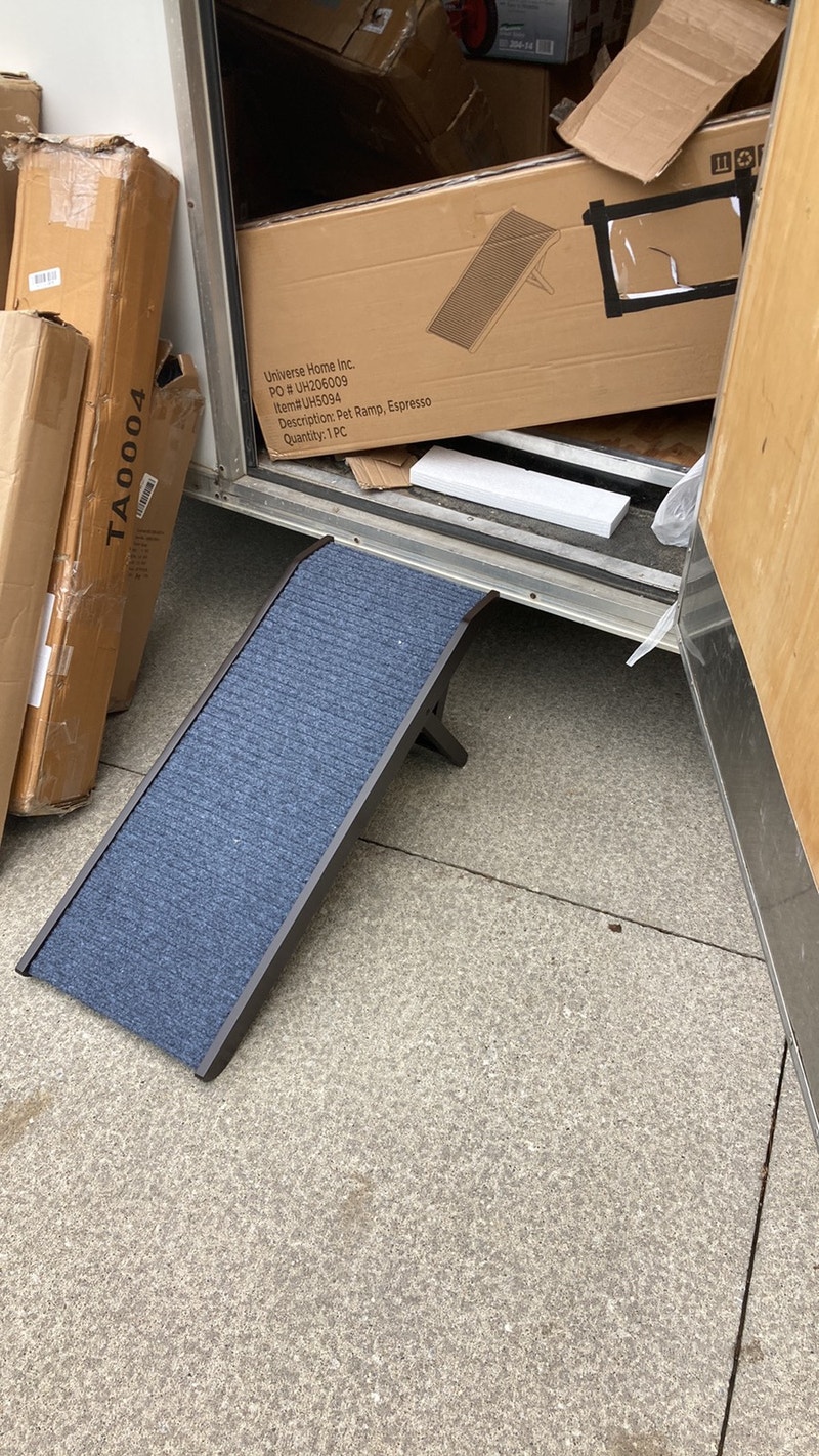 Universe home wood pet ramp uh206009 new in box Other Sarnia Kijiji