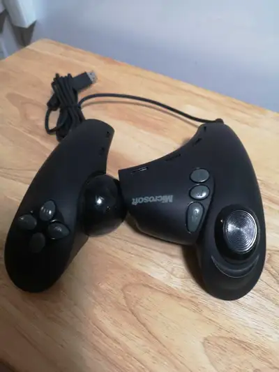 BRAND NEW - NEVER been used! Ships anywhere in Canada/US ✅ Unleash the nostalgia of retro gaming wit...