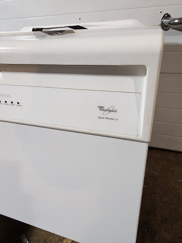 Whirlpool Dishwasher 24'' White DU600PW in Dishwashers in Oakville / Halton Region - Image 2