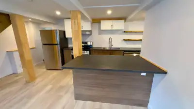 Appartement sur 2 étage au Cap-Blanc, vieux Québec. 1er étage salon, cuisine, buanderie. 2e étage 2...