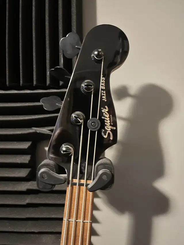 Squire Contemporary Active Jazz Bass in Guitars in Markham / York Region - Image 3