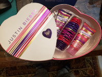 Brand New Justin Bieber "Girlfriend" Gift Set