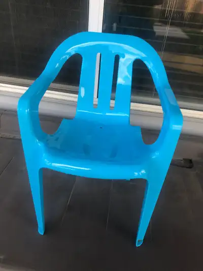 Kiddie Patio Chair Blue - like new, View more