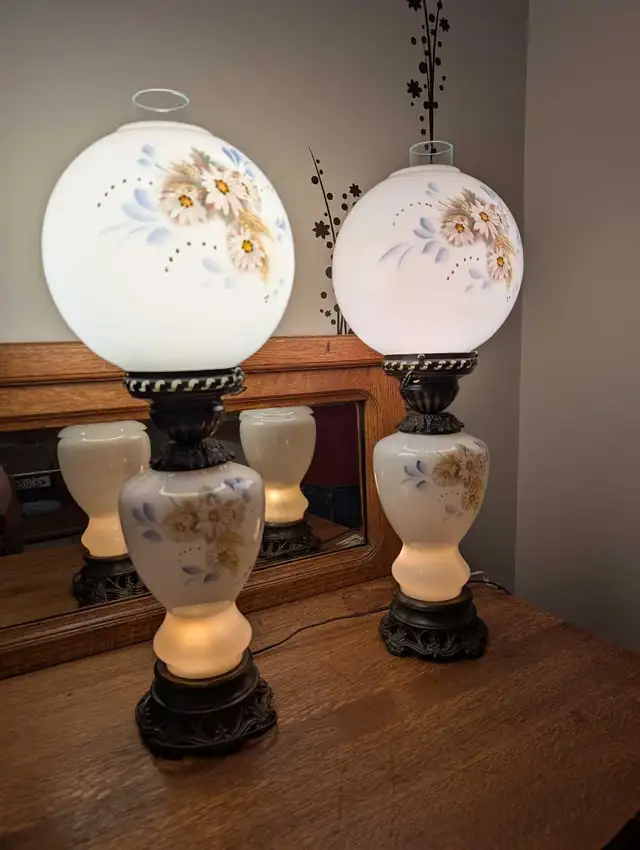 2 lampes vintage années 50 / 2 table lamps in Indoor Lighting & Fans in City of Montréal - Image 2