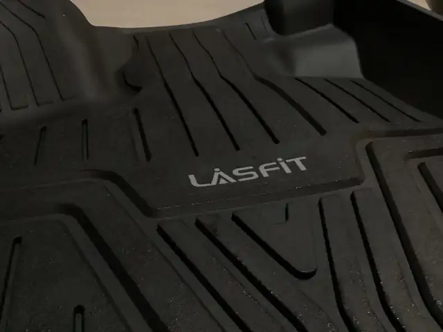 All Weather Mats for Honda CR-V in Other in Barrie - Image 3