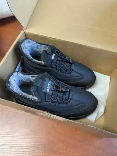 New European Size 39 Slip-On Shoes (8.5 Women's / 7 Men's), View more