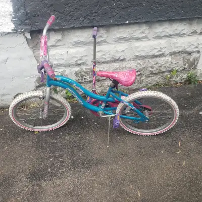 Supercycle Dreamweaver 20 Inch Girls Bicycle, View more