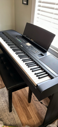 Yamaha DGX-670