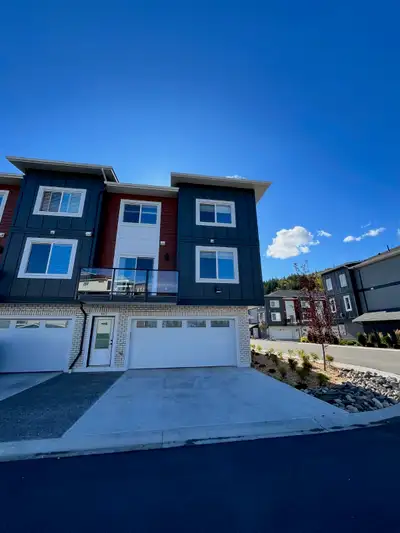 Beautiful townhouse available for rent on October 1, 2026, $2500/month. Equipped with appliances, op...