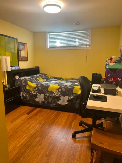 Located in Credit Woodlands very close to Sq 1, UTM , Metalworks , Sheridan , Freshco , Erindale par...