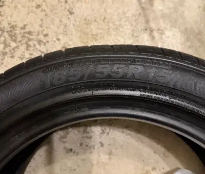 4 pneus à vendre 50$ pour les 4 Très peu d’usure, comme neufs!