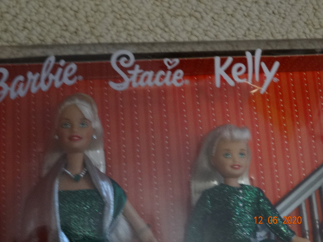 Barbie,Holiday Singing Sisters nrfb.include Kelly Stacie,barbie in Toys & Games in Kelowna - Image 3