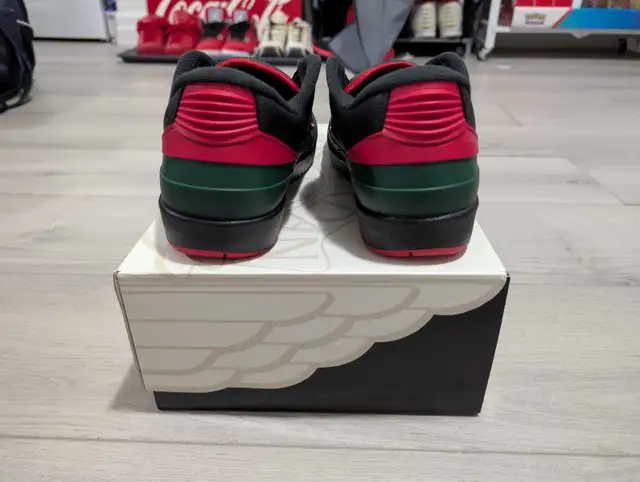 DS Jordan "Christmas" 2 Low - Size 9.5 in Men's Shoes in Mississauga / Peel Region - Image 5