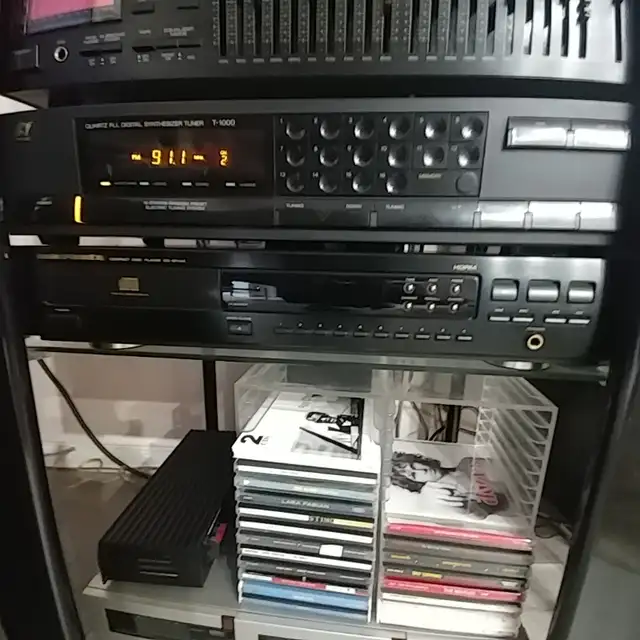 Sansui T-1000 Tuner in Stereo Systems & Home Theatre in Markham / York Region - Image 2