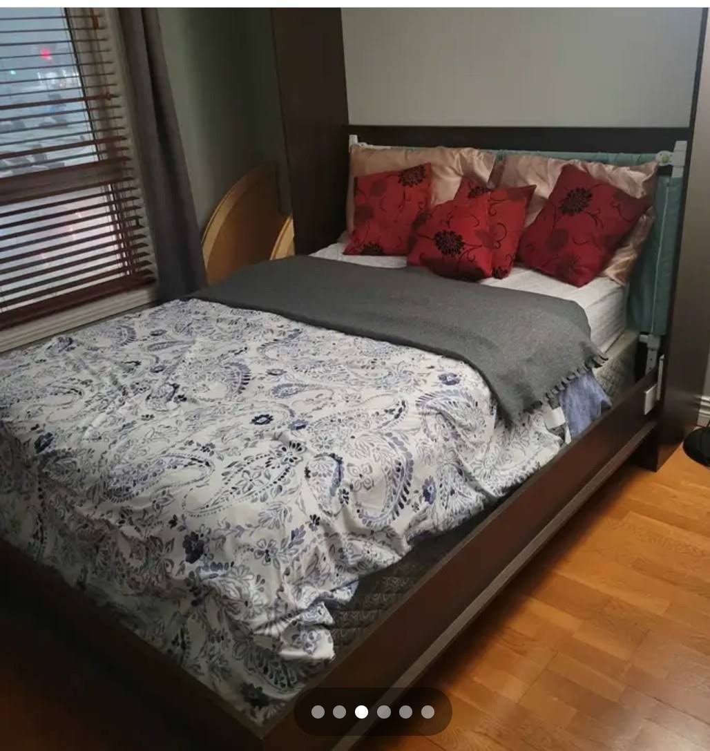 ​Chambre Métro Montmorency Laval Room | Tout inclus/All inc. — photo 1